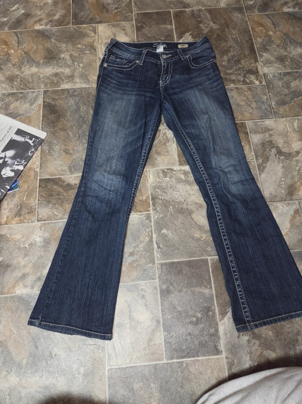 Silver Jeans Low Rise Suki Boot Cut Indigo Flare Jeans
